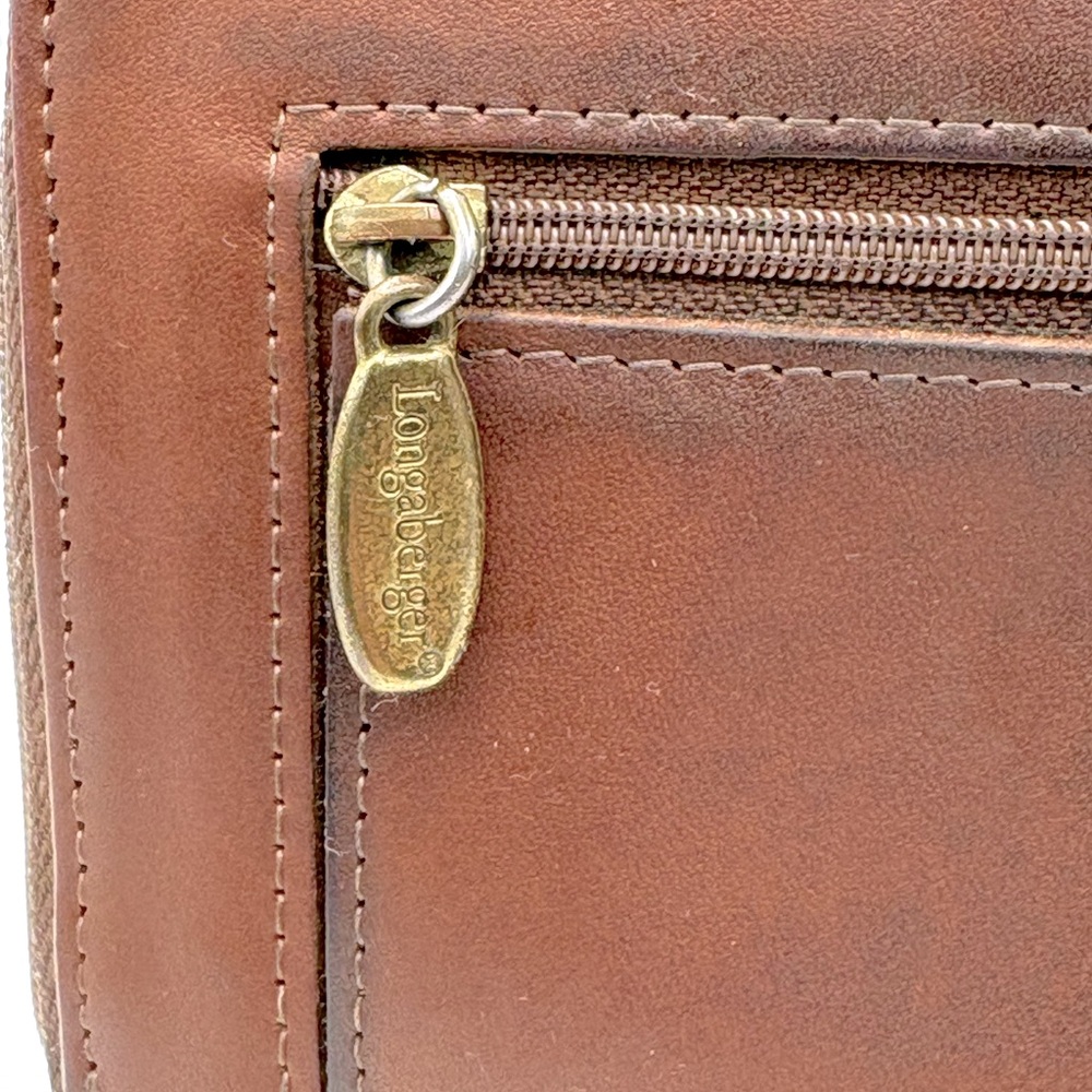 Longaberger Leather Zip Close Wallet
PLEASE SEE ALL PHOTOS & READ DESCRIPTION - Picture 3 of 13